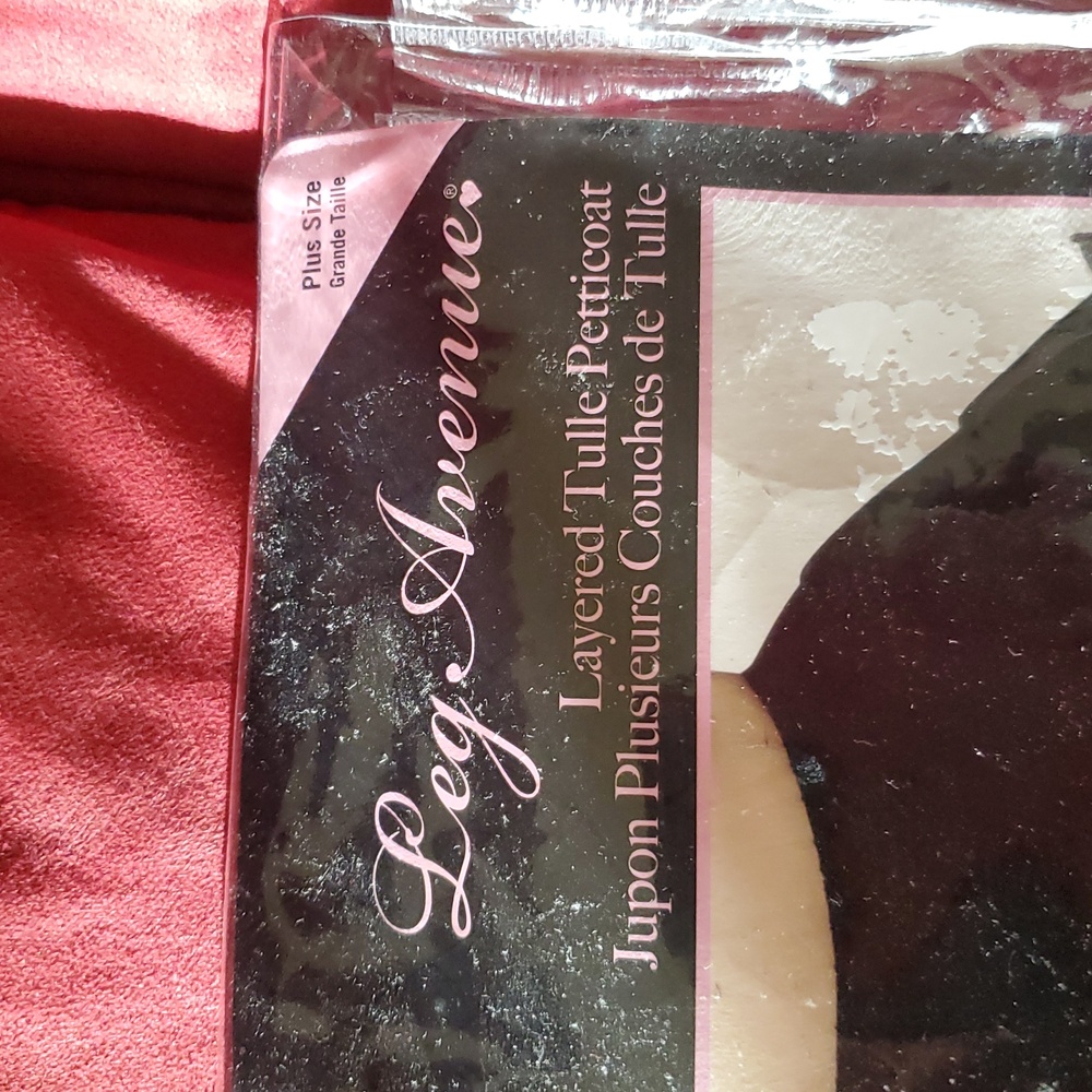Leg Avenue's Elegant Black Layered  Tulle Petticoat Skirt - Picture 8 of 15